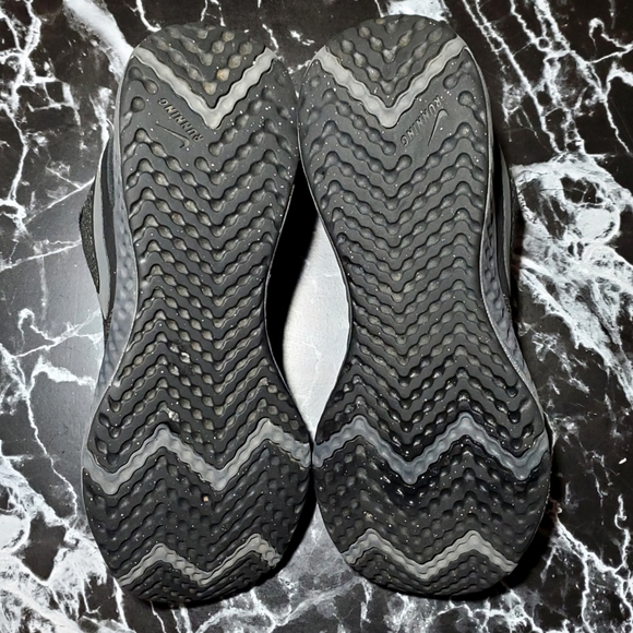 Nike Revolution 5 Black Running Shoes - Picture 7 of 7